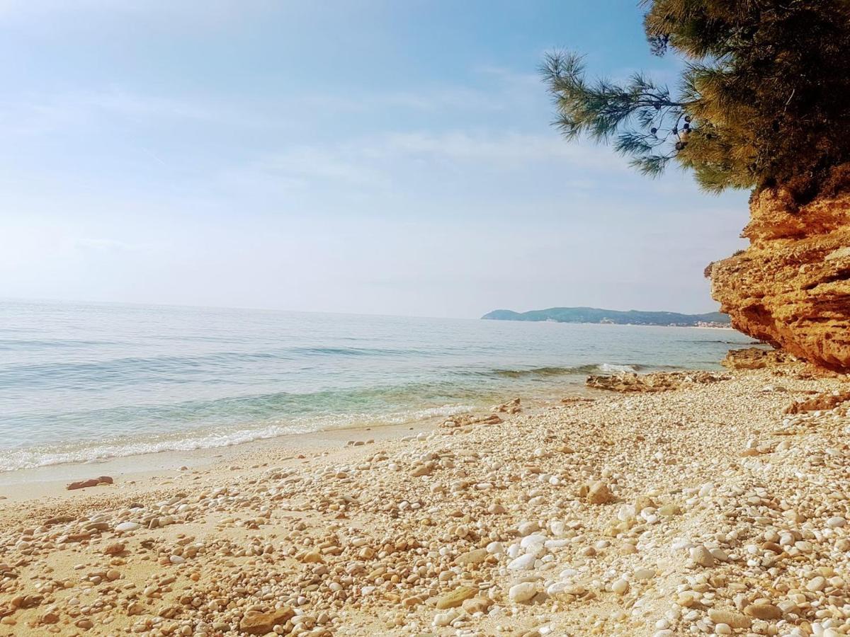 Spitaki Apartments Potos Eksteriør billede